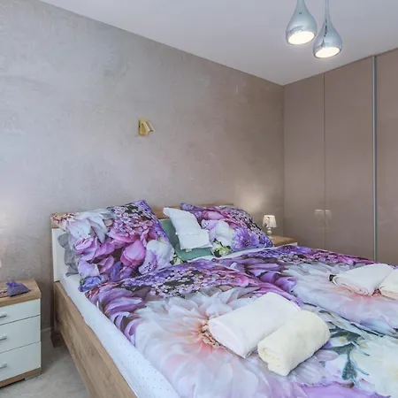 Guest house Modern With Shared Pool Near The Sea Pula