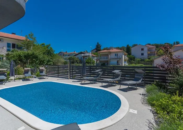 Modern With Shared Pool Near The Sea Gasthuis 4*